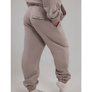 Comfrt Travel Essentials Sweatpants Bark size Medium